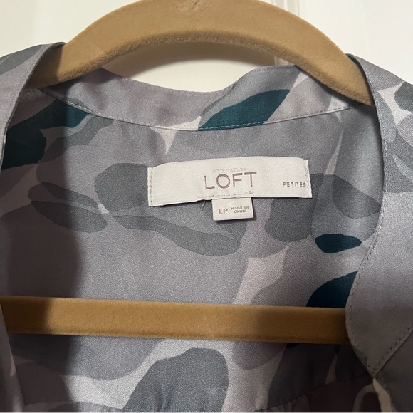 Loft Light Summer Blouse - Picture 4 of 5